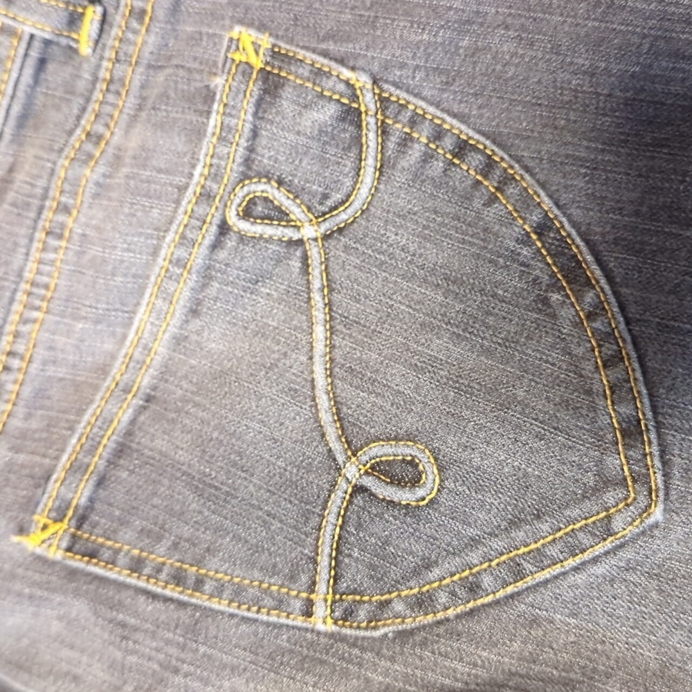 Arizona Jeans - Picture 2 of 5